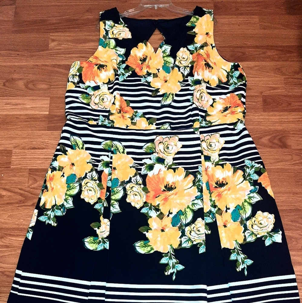 Stunning Vintage Oriental Floral Print Dress!